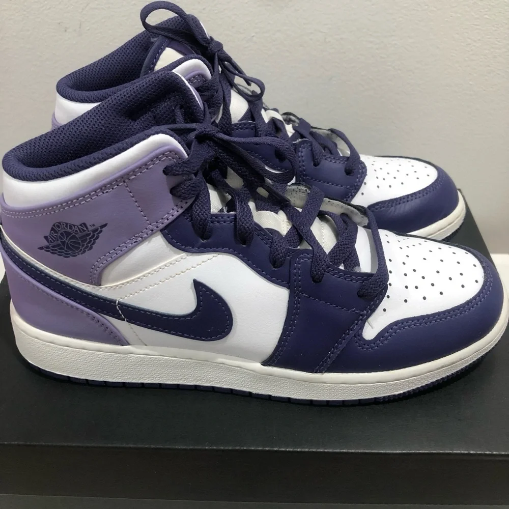 Nike Kids' Air Jordan 1 Mid - Purple & White